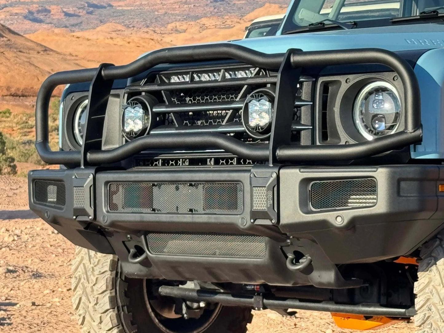 Grenadier Bullbar: Roo Bar