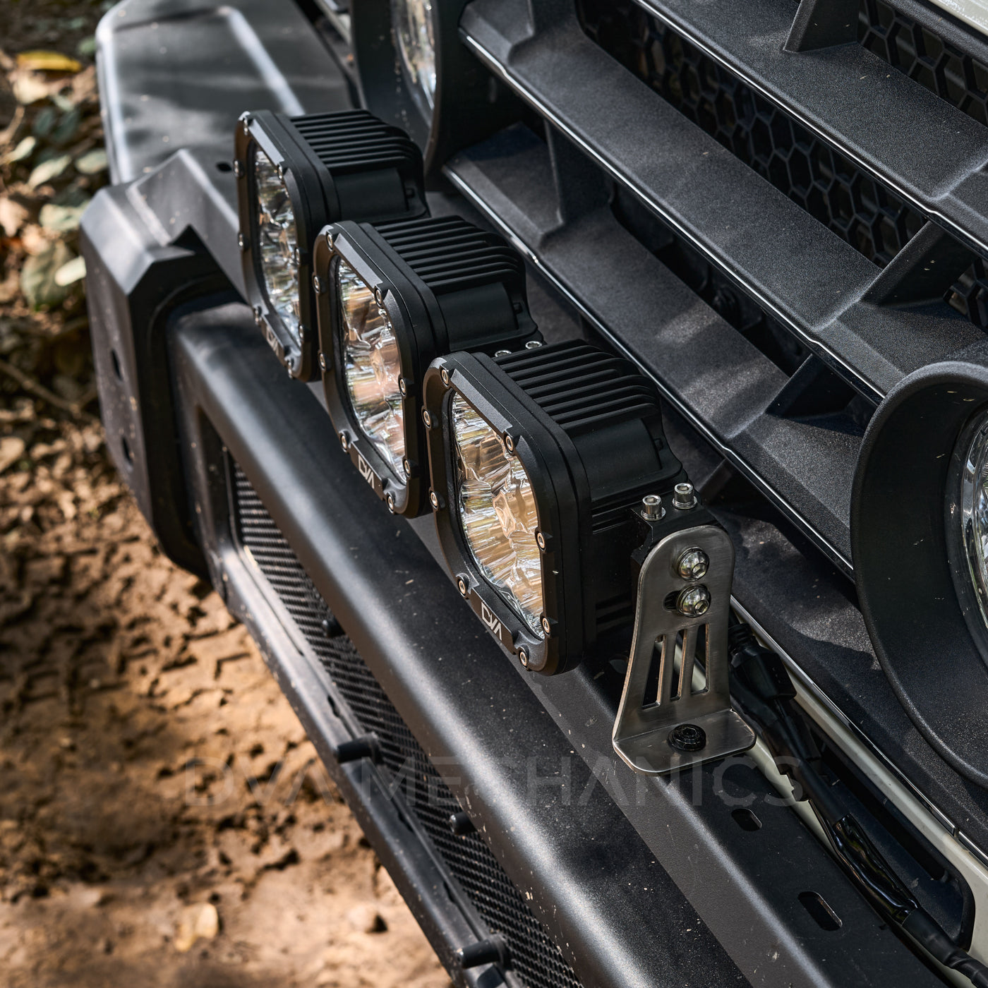 INEOS Grenadier: Front Bumper 3-Light Bar
