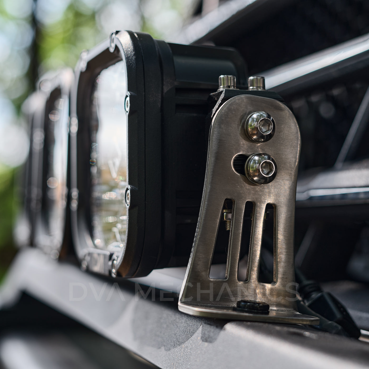 INEOS Grenadier: Front Bumper 3-Light Bar